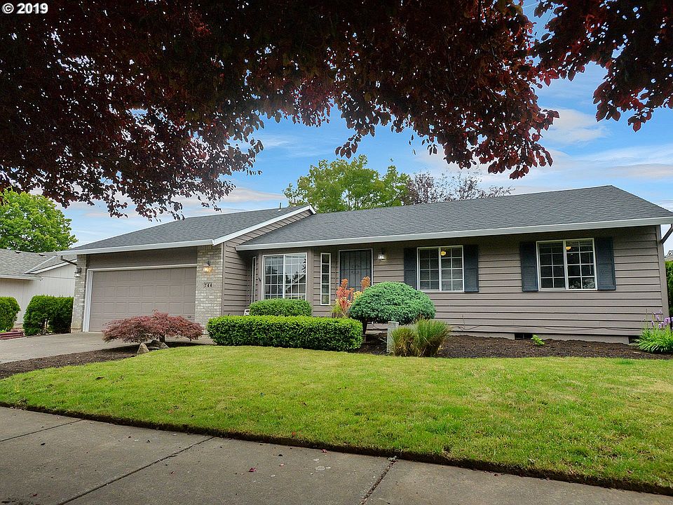 1st image of 744 SE Century Blvd