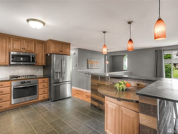 5th image of 10301 64th Avenue Ct E