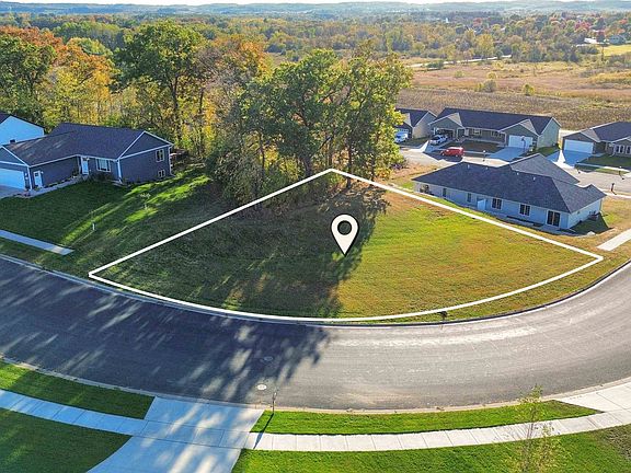 2nd image of 836 Hay Creek Trl