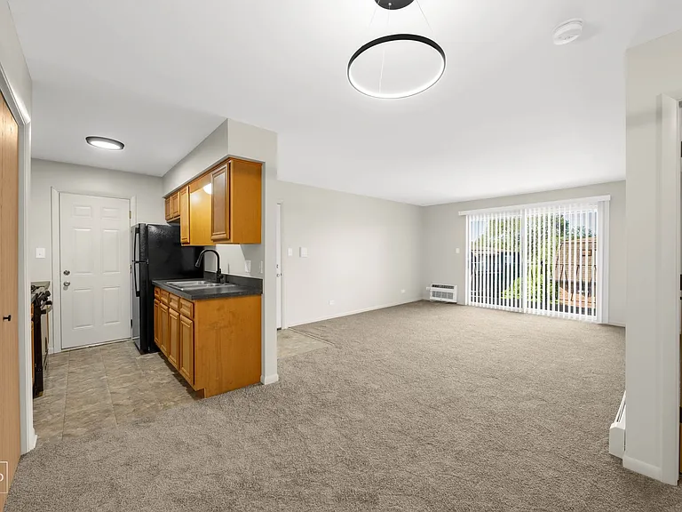 Woodland Court Apartments — Photo 14