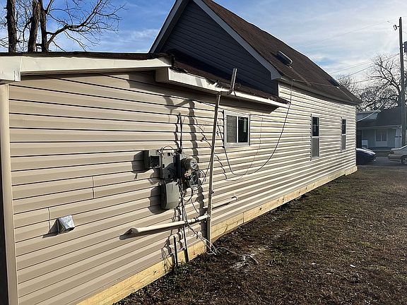 5th image of 2213 Fairleigh St