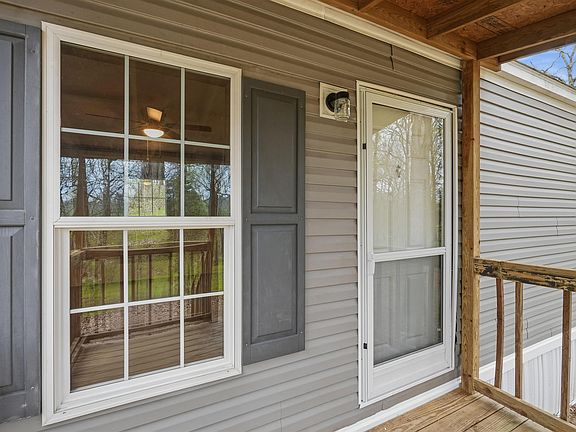 4th image of 12 Spring Ridge Ln