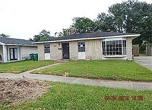 1st image of 629 Grovewood Dr