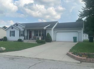 23116 Oakleaf Dr S, Elkhart, IN 46514
