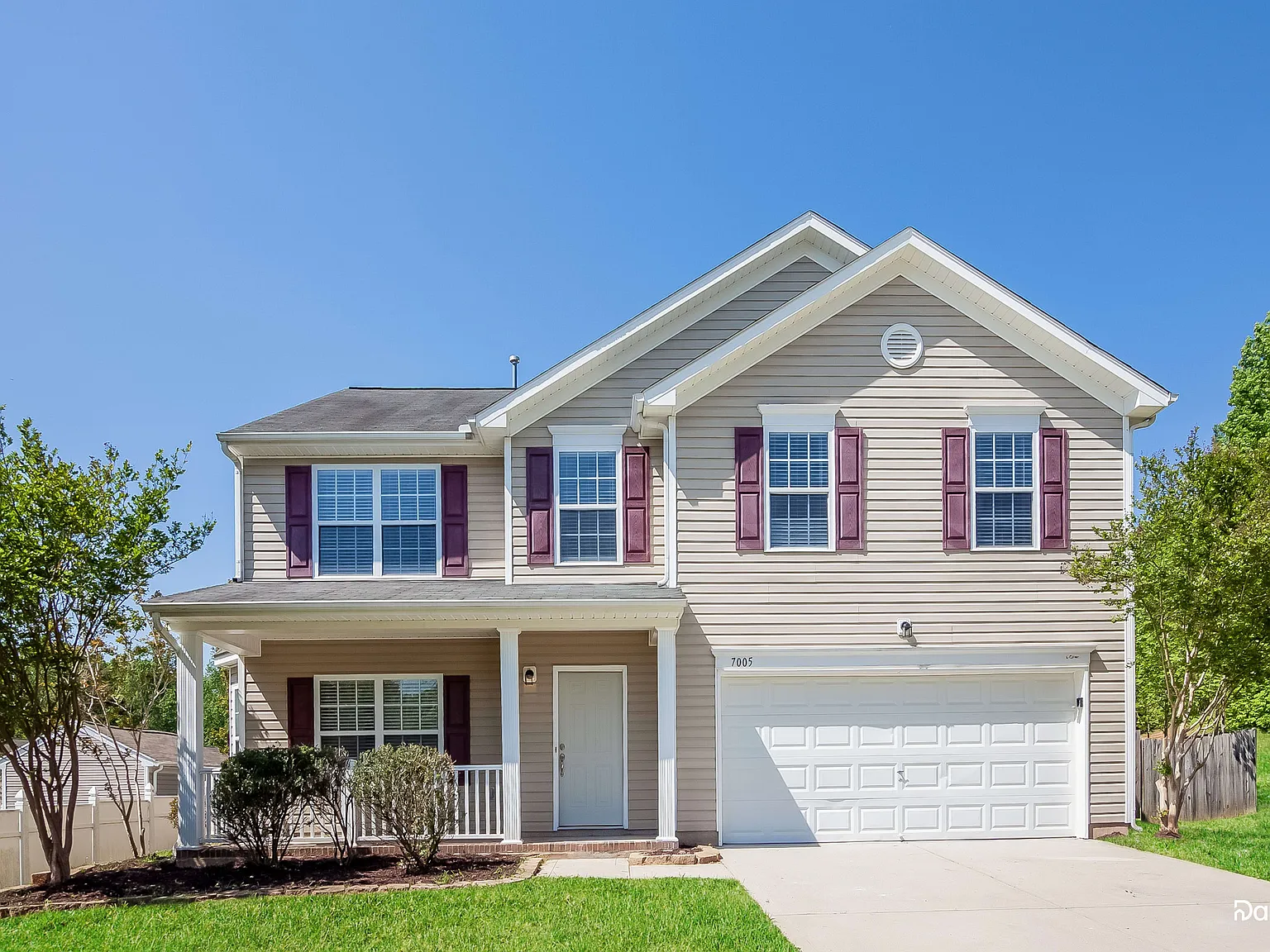 4 bed, 2.5 bath, 2365 sqft, $2,370 — Photo 1