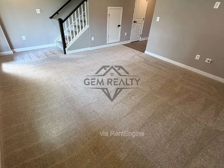 8700 Stevenson Ln — Photo 3