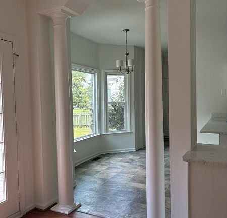 3rd image of 614 Caselton Ct