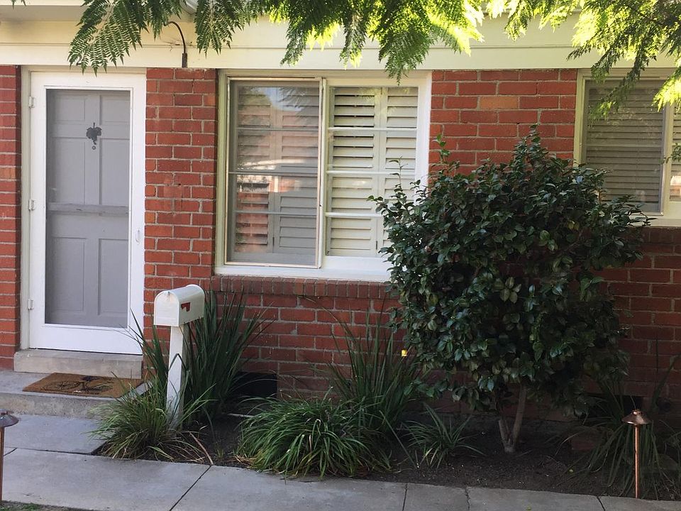 1st image of 1810 Oak St APT 2