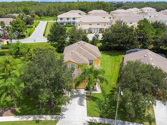 4th image of 17614 Woodcrest Way