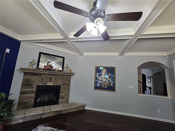 3rd image of 6850 Rocking Horse Ln