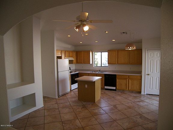 5th image of 8004 N Siskiyou Dr