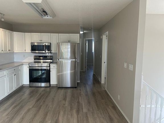 4th image of 17 Parkland Dr