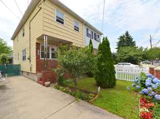 242 Mallory Ave, Staten Island, NY 10305