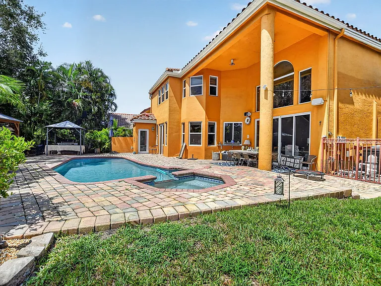 23201 Boca Club Colony Cir — Photo 32