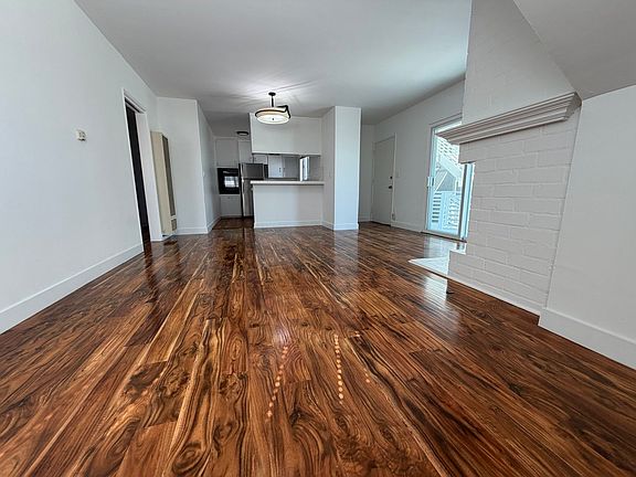 4th image of 2201 Manhattan Ave APT C