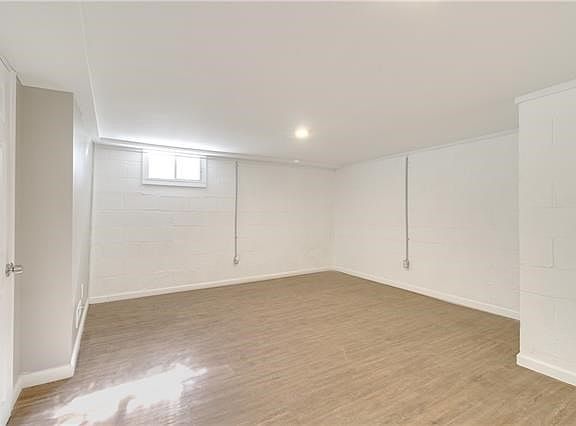 4th image of 101 S Hardy Ave