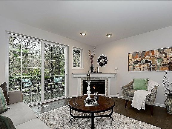 3rd image of 2060 132nd Ave SE APT 605