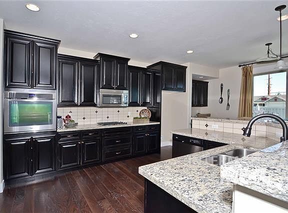 5th image of 1004 Silver Springs St