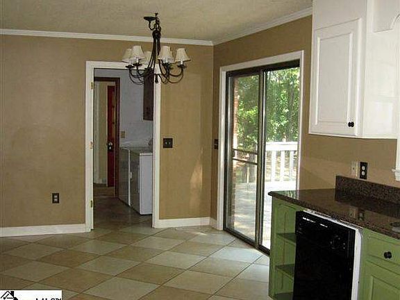 2nd image of 204 Pecan Hill Dr