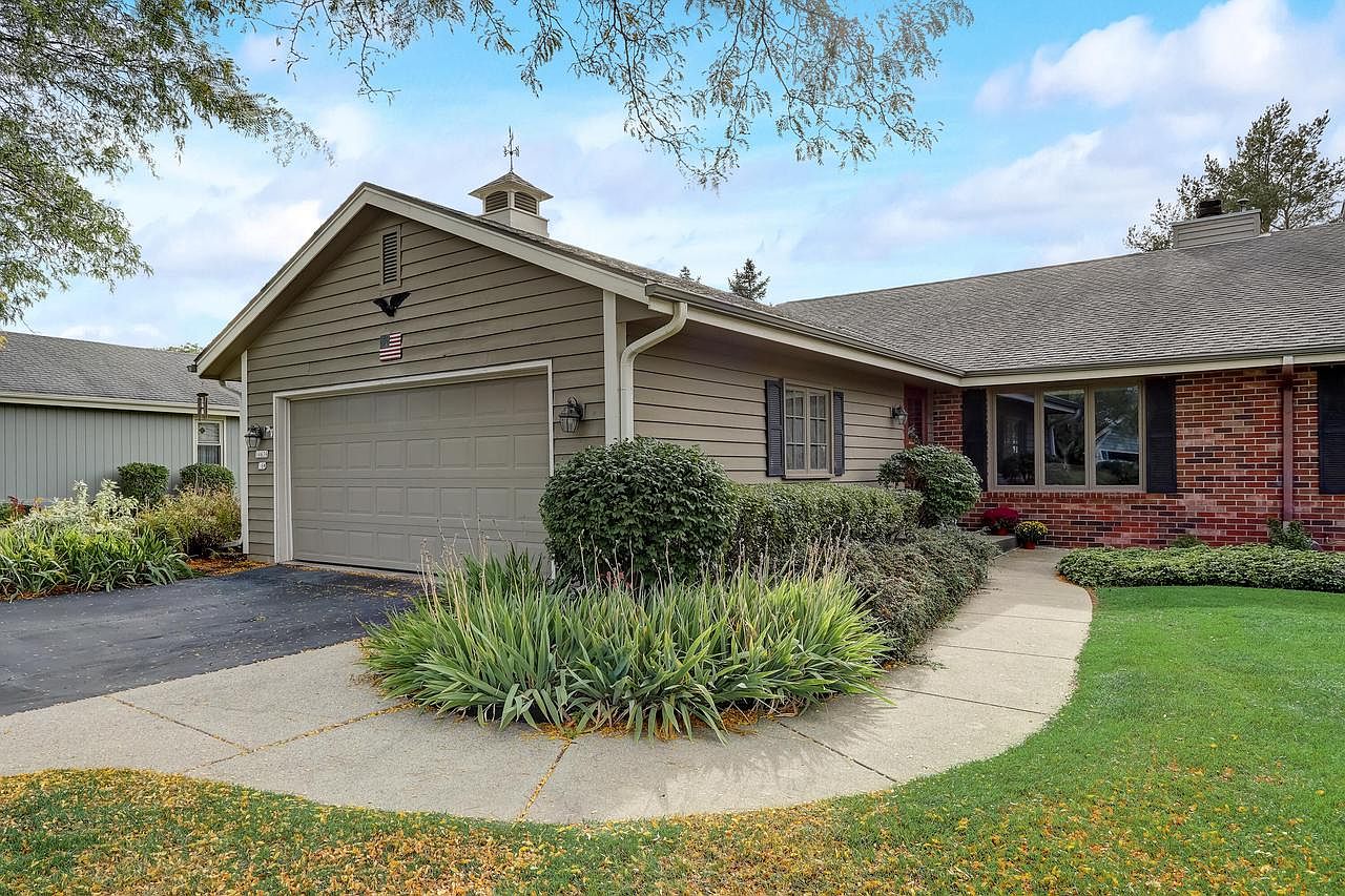 10639 North Magnolia DRIVE, Mequon, WI 53092 Zillow