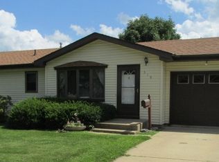 519 W 5th St, Monticello, IA 52310