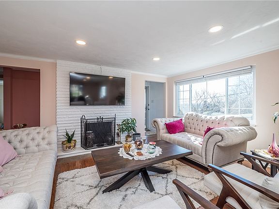 4th image of 4915 Brownsville Rd