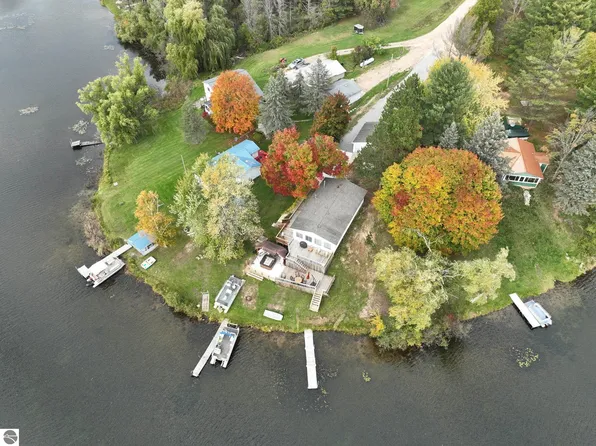 8281 Lake Lure Dr, Evart, MI 49631