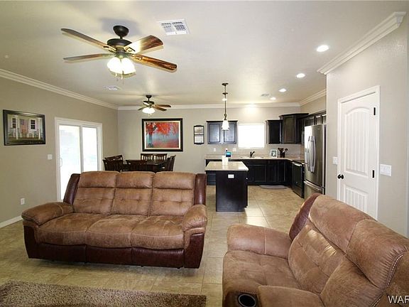 2nd image of 3298 Isador Ave