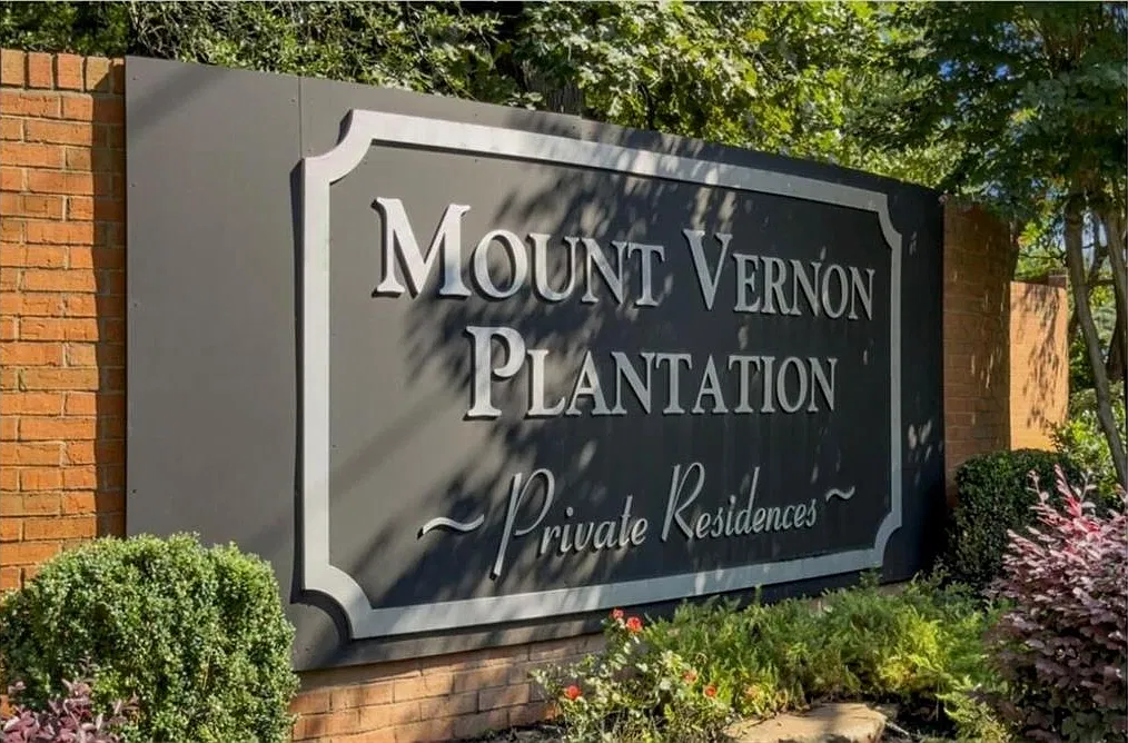 2 bed, 1366 sqft, $2,300 — Photo 2