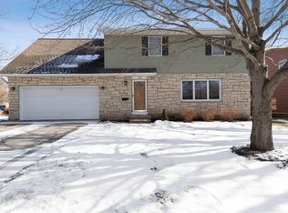 723 Schick Rd, Clinton, IA 52732