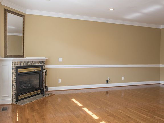 3rd image of 127 Blue Stone Hill Dr