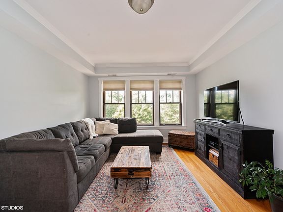 2nd image of 627 Washington Blvd APT 3