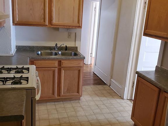 3rd image of 2500 16th Ave S APT 1