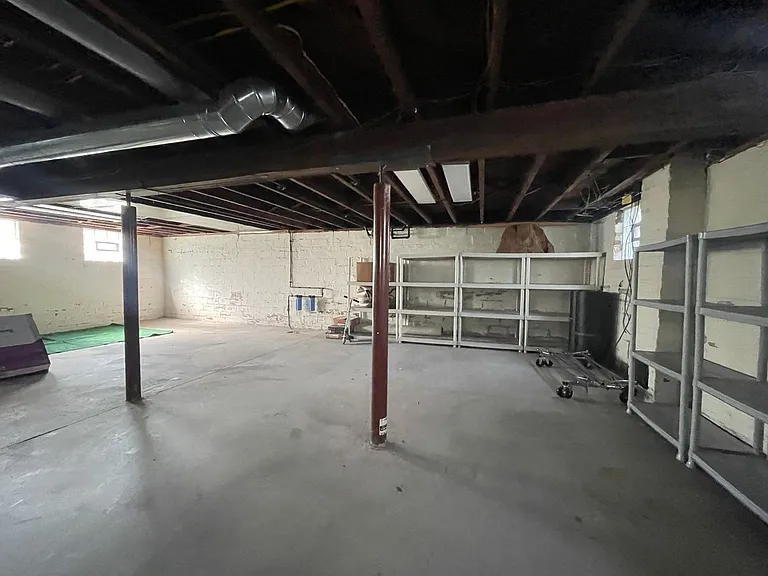 1143 Cranford Ave — Photo 11