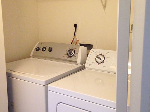 Full Sized Washer/Dryer