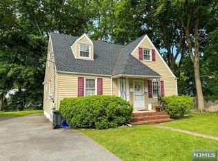 220 David Hooper Pl, Westwood, NJ 07675