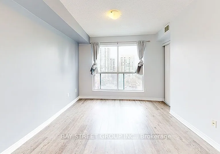 7 Lorraine Dr #1701 — Photo 9