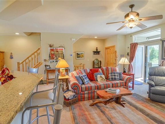 3rd image of 122 Mountain Vista Ln #122