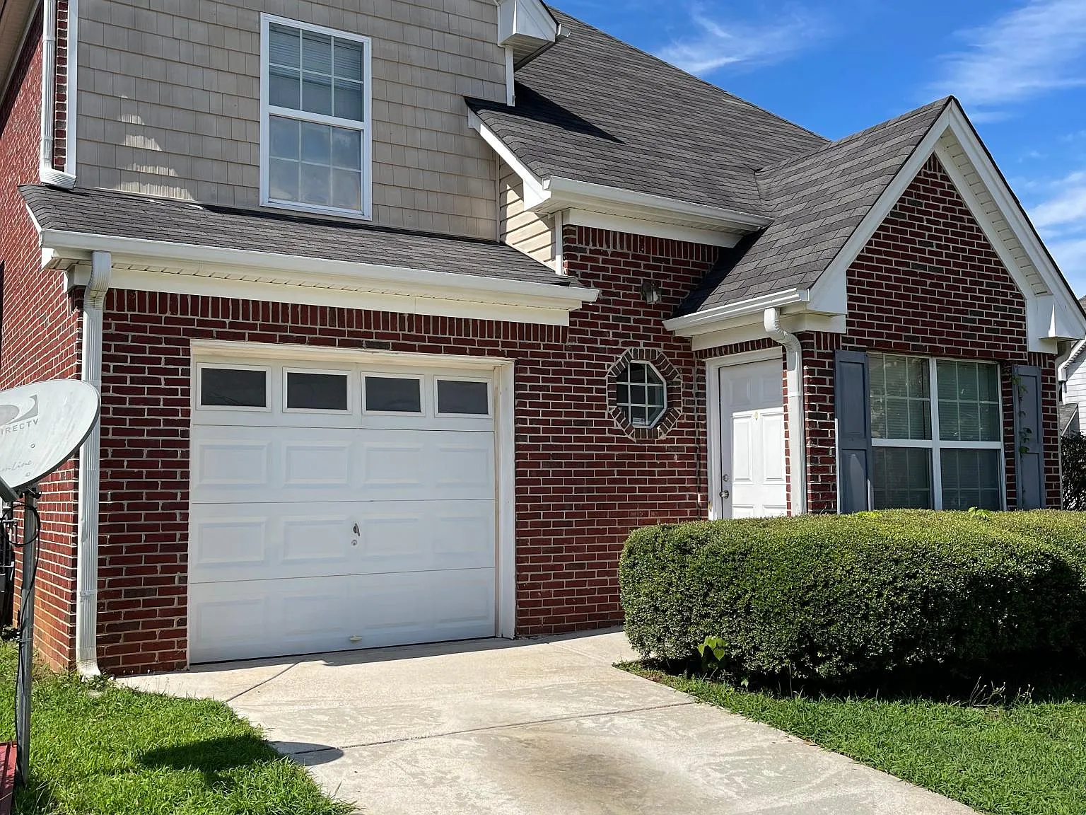 3 bed, 2.5 bath, 2150 sqft, $2,000 — Photo 1