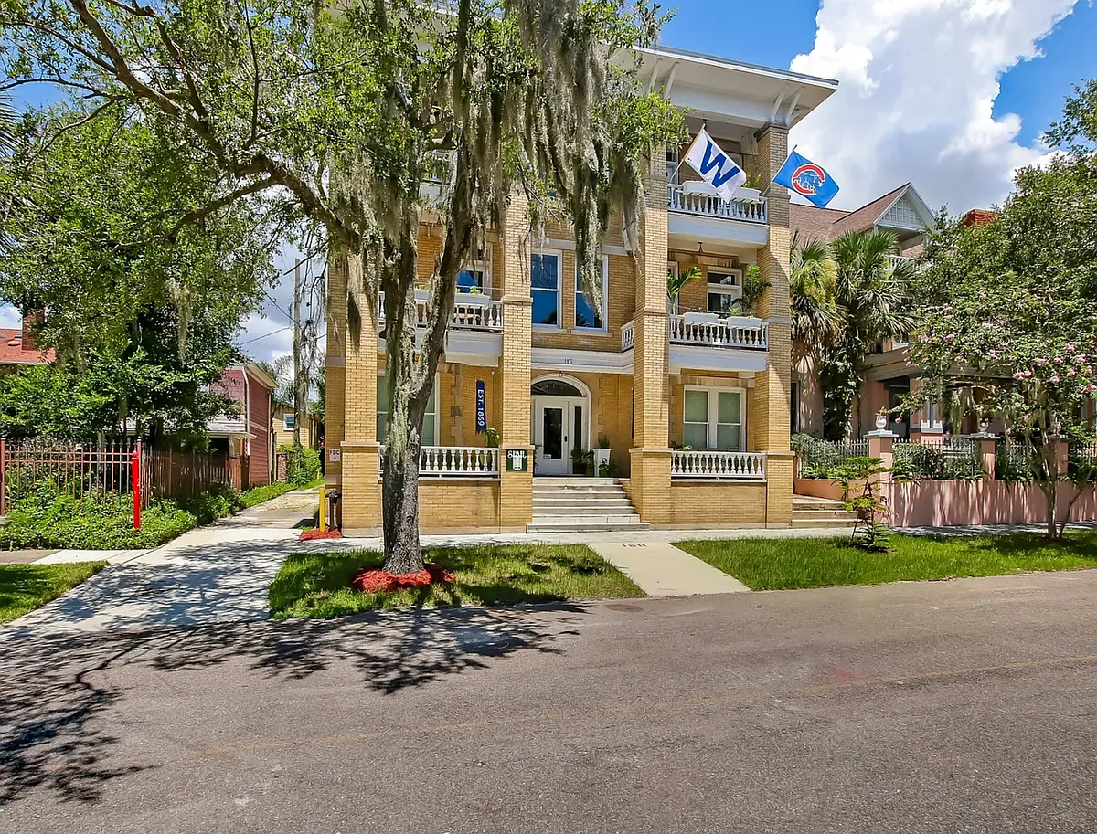 Photo 1 of 11 - 115 W 2nd St #2 - Jacksonville, FL Primary Photo - 115 W 2nd St #2