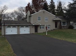 160 Clover Cir, Southampton, PA