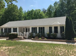 7940 Stonewall Dr, Amelia Court House, VA 23002