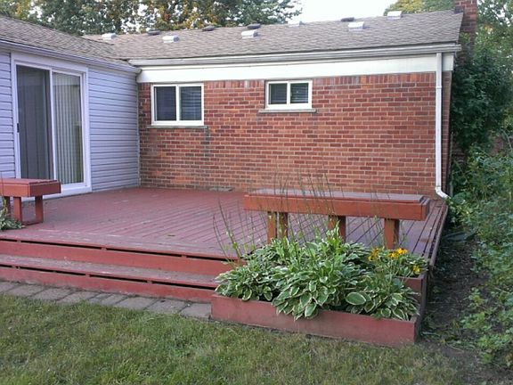 Nice Deck off Family Room