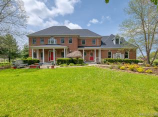 6N004 Westwood Ln, St Charles, IL 60175