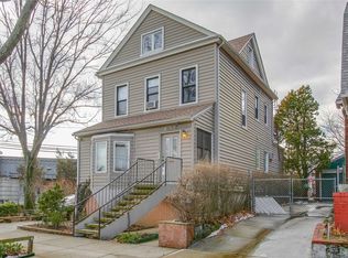 4330 68th St, Flushing, NY 11377
