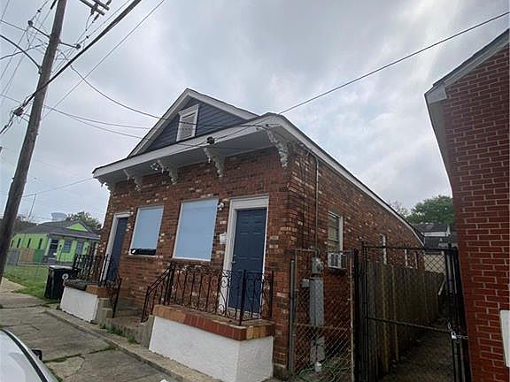 2nd image of 2312 Clara St