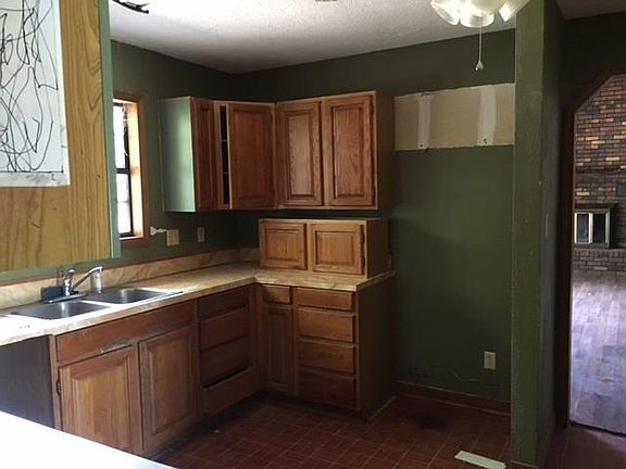 4th image of 114 Moss Dr