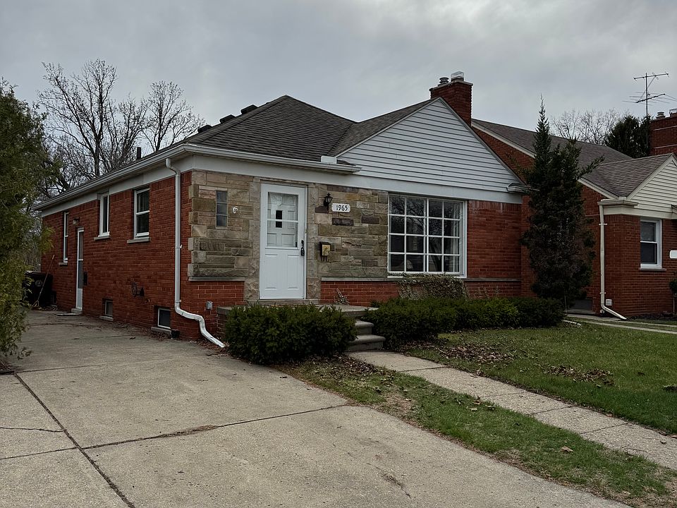 1965 Hollywood Ave, Grosse Pointe Woods, MI 48236 | Zillow