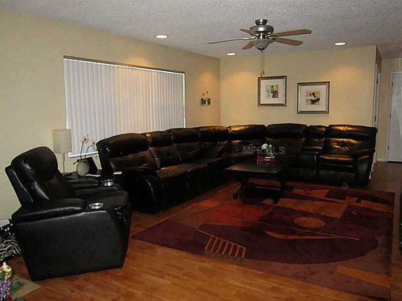 4th image of 1450 Farmington Ave