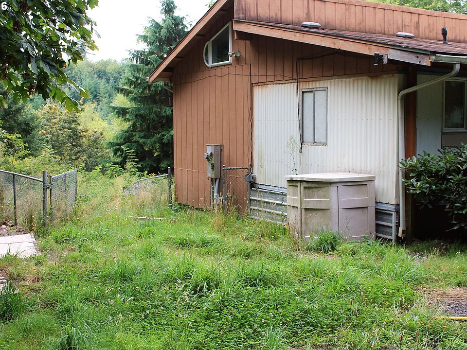2nd image of 26301 NE Fern Dr